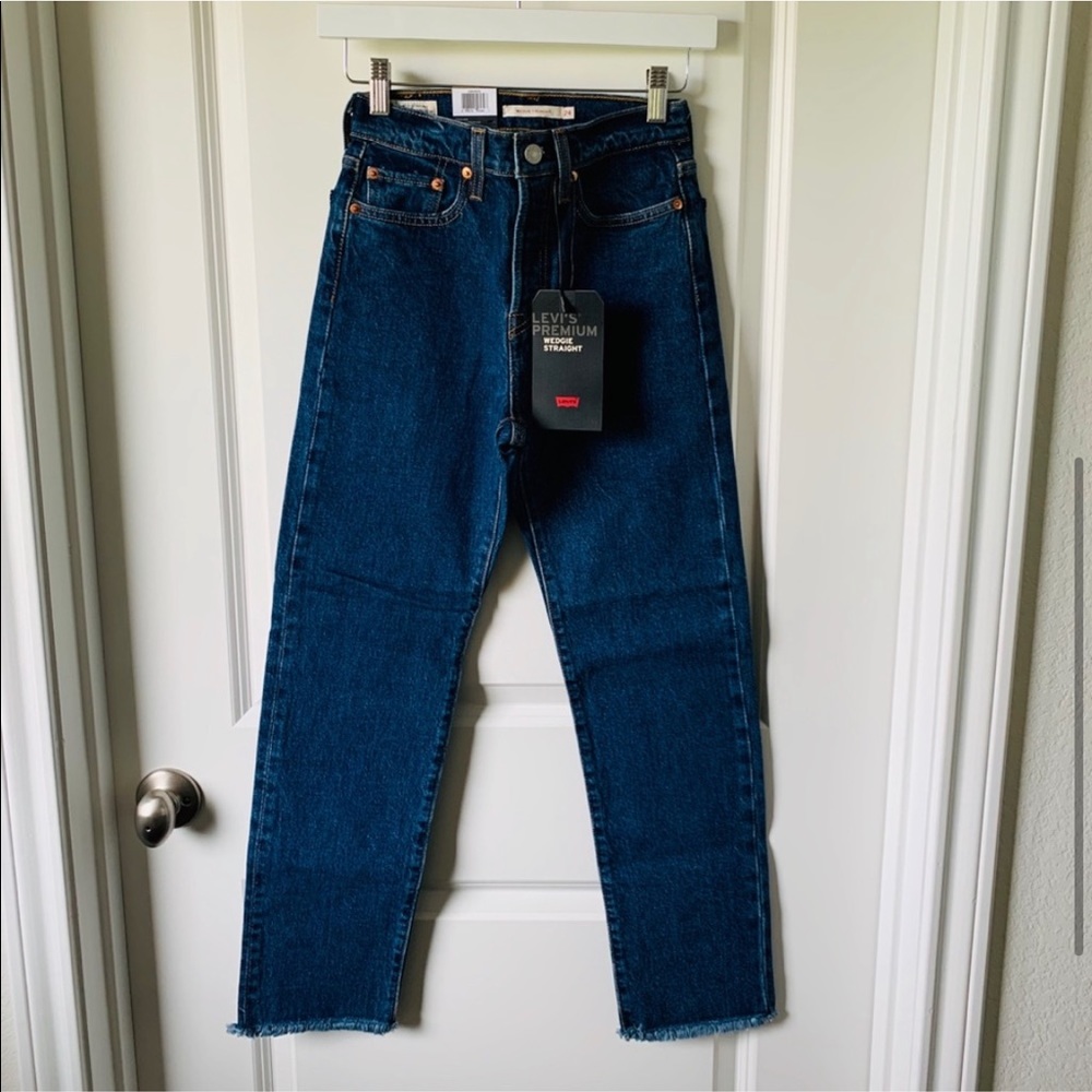 Levi’s Wedgie fit straight leg below the belt wash - Picture 4 of 5